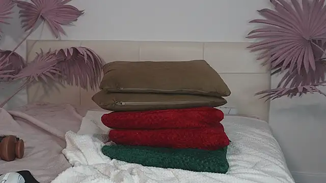 tiffannyjons online show from 12-05-24, 09:17