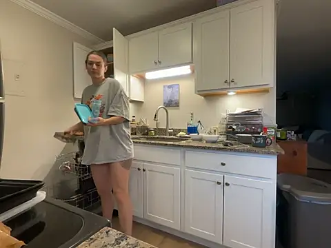 MissSwitch online show from 11-27-25, 01:35