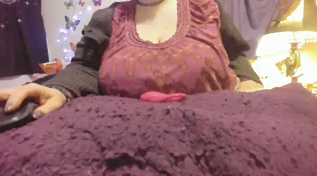 Snapshot of Alli_Kat chatting on 01-24-25, 08:23 Alli Kat online show from 01-24-25, 08:23