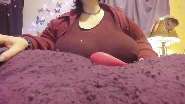 Snapshot of Alli_Kat chatting on 02-15-25, 11:36 Alli Kat online show from 02-15-25, 11:36