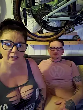 Snapshot of 420Curvybabe chatting on 11-03-25, 08:32 420Curvybabe online show from 11-03-25, 08:32