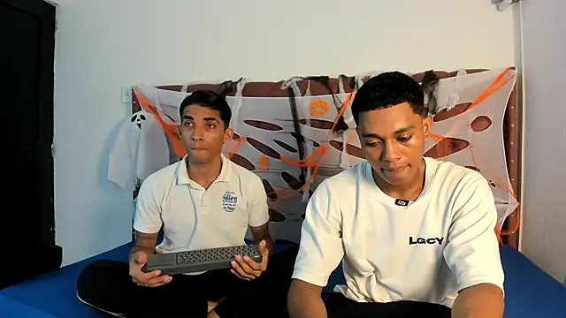 Snapshot of boys_yourparty chatting on 10-22-25, 01:11 boys yourparty online show from 10-22-25, 01:11