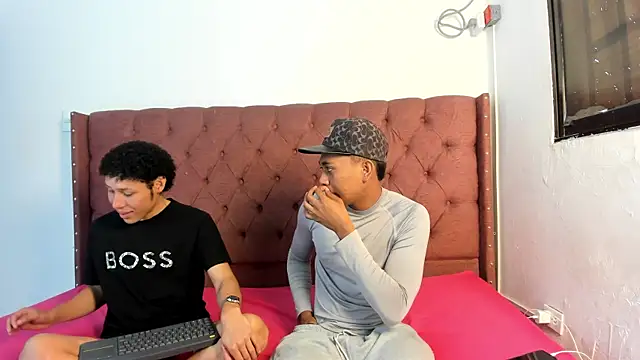 Snapshot of boys_yourparty chatting on 12-04-25, 01:20 boys yourparty online show from 12-04-25, 01:20