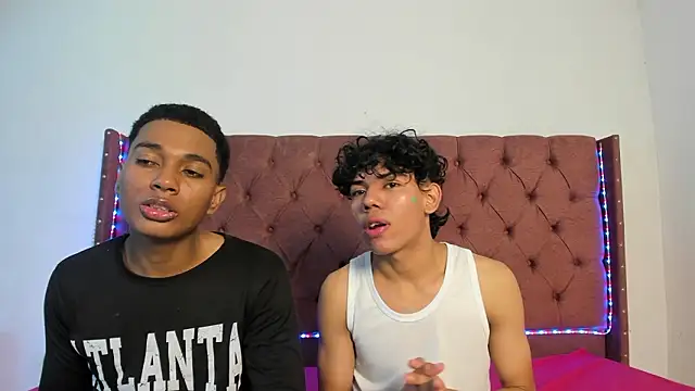 Snapshot of boys_yourparty chatting on 01-15-26, 01:10 boys yourparty online show from 01-15-26, 01:10