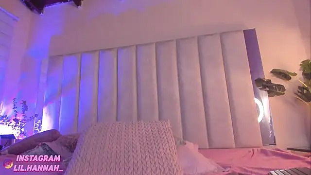 Snapshot of lil_hanna18 chatting on 02-21-25, 10:50 lil hanna18 online show from 02-21-25, 10:50