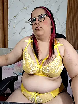 Snapshot of kiara_scottt chatting on 06-24-26, 08:35 kiara scottt online show from 06-24-26, 08:35