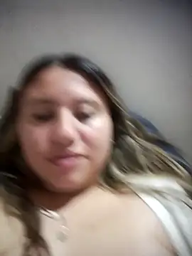 Snapshot of eimy_collinssss chatting on 12-14-25, 04:51 eimy collinssss online show from 12-14-25, 04:51