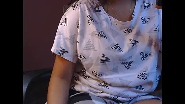 Snapshot of AngelLiza69 chatting on 03-05-25, 08:43 AngelLiza69 online show from 03-05-25, 08:43