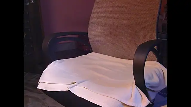 Snapshot of AngelLiza69 chatting on 03-10-25, 06:05 AngelLiza69 online show from 03-10-25, 06:05