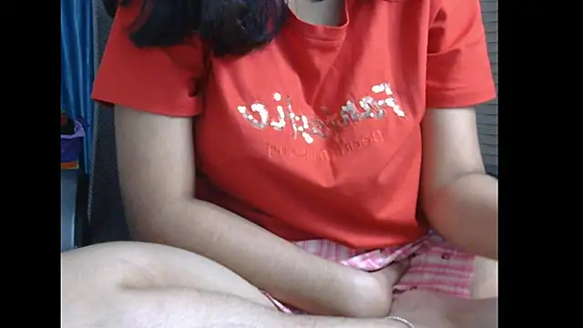 Snapshot of AngelLiza69 chatting on 10-24-25, 06:26 AngelLiza69 online show from 10-24-25, 06:26