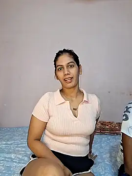 Snapshot of Garima_G chatting on 09-17-25, 08:05 Garima G online show from 09-17-25, 08:05