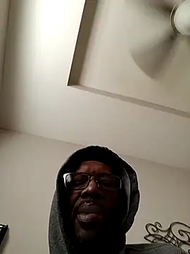 Snapshot of Txdarkmeat74 chatting on 03-18-26, 01:47 Txdarkmeat74 online show from 03-18-26, 01:47
