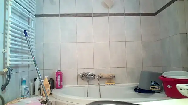 Snapshot of Kalia_Cross chatting on 10-16-25, 06:03 Kalia Cross online show from 10-16-25, 06:03