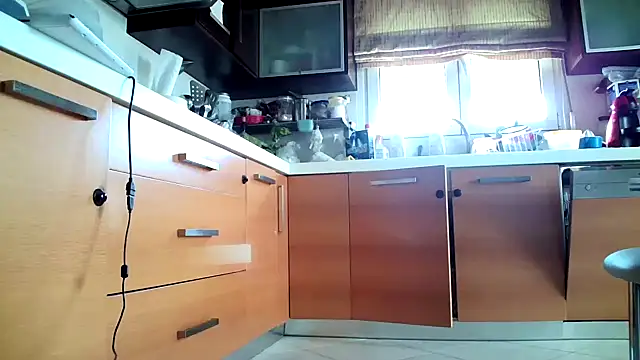 Snapshot of Kalia_Cross chatting on 10-24-25, 01:18 Kalia Cross online show from 10-24-25, 01:18