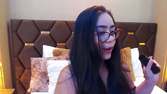 Snapshot of DevonPiers chatting on 12-16-24, 06:16 DevonPiers online show from 12-16-24, 06:16