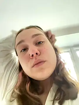 SuzieMurray online show from 09-15-25, 12:38