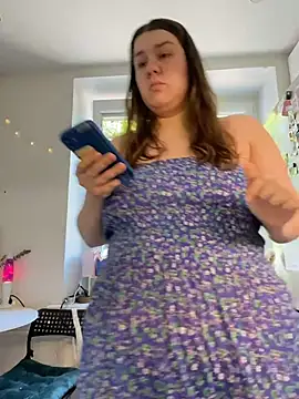 Snapshot of SuzieMurray chatting on 06-19-26, 08:18 SuzieMurray online show from 06-19-26, 08:18