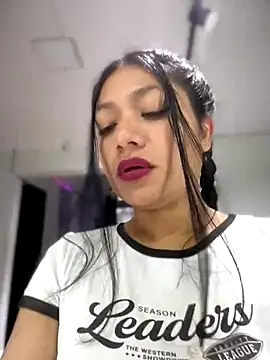 Im Little online show from 10-15-25, 03:39