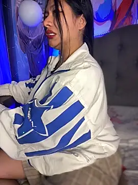 Im Little online show from 10-21-25, 03:40