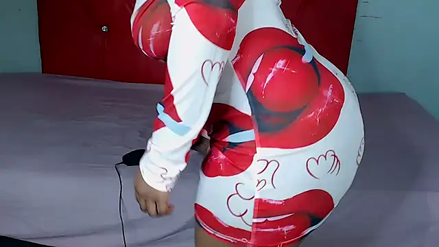 EbonyBentley online show from 10-27-25, 03:27