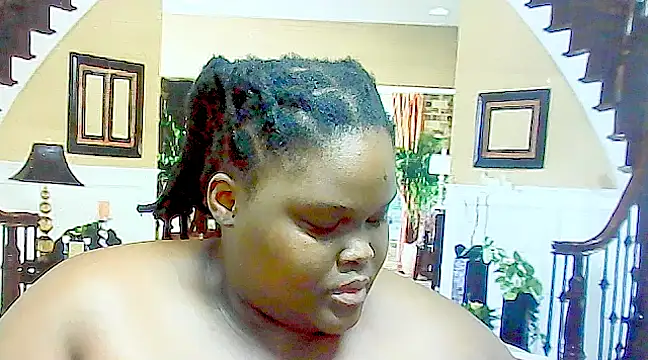 Snapshot of EbonyHotBuns chatting on 02-23-25, 10:53 EbonyHotBuns online show from 02-23-25, 10:53