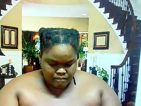 Snapshot of EbonyHotBuns chatting on 02-25-25, 10:39 EbonyHotBuns online show from 02-25-25, 10:39