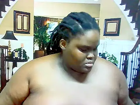 Snapshot of EbonyHotBuns chatting on 03-08-25, 08:44 EbonyHotBuns online show from 03-08-25, 08:44