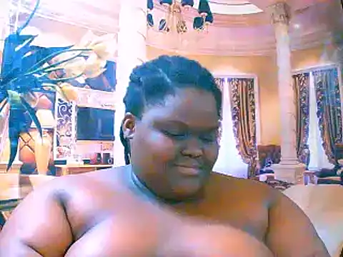 Snapshot of EbonyHotBuns chatting on 09-17-25, 10:17 EbonyHotBuns online show from 09-17-25, 10:17