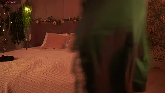 Snapshot of Smiley_Mia chatting on 09-20-25, 05:08 Smiley Mia online show from 09-20-25, 05:08