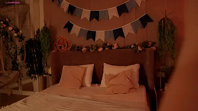 Snapshot of Smiley_Mia chatting on 10-05-25, 05:17 Smiley Mia online show from 10-05-25, 05:17