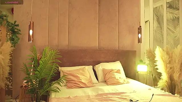 Smiley Mia online show from 03-15-26, 05:13