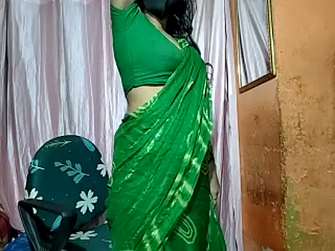 Snapshot of poojaxxx65 chatting on 11-11-25, 11:49 poojaxxx65 online show from 11-11-25, 11:49