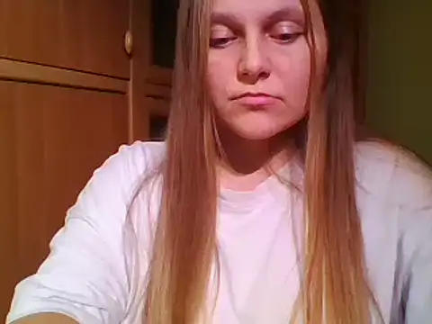 Snapshot of Evasapples chatting on 12-14-24, 12:01 Evasapples online show from 12-14-24, 12:01