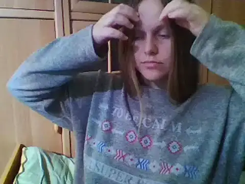 Snapshot of Evasapples chatting on 12-15-24, 06:37 Evasapples online show from 12-15-24, 06:37