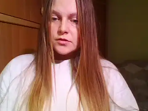 Snapshot of Evasapples chatting on 12-22-24, 01:55 Evasapples online show from 12-22-24, 01:55