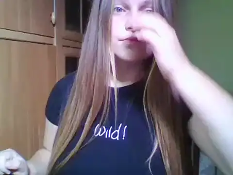 Snapshot of Evasapples chatting on 12-27-24, 01:50 Evasapples online show from 12-27-24, 01:50