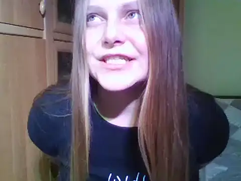 Snapshot of Evasapples chatting on 12-27-24, 04:54 Evasapples online show from 12-27-24, 04:54