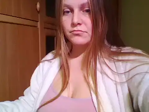 Snapshot of Evasapples chatting on 12-29-24, 05:44 Evasapples online show from 12-29-24, 05:44