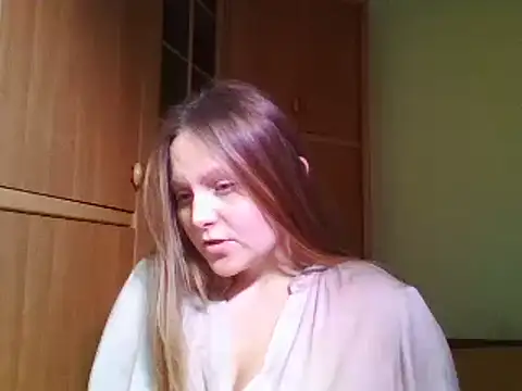 Snapshot of Evasapples chatting on 01-05-25, 06:13 Evasapples online show from 01-05-25, 06:13