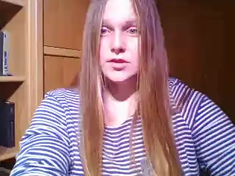 Snapshot of Evasapples chatting on 01-09-25, 10:09 Evasapples online show from 01-09-25, 10:09