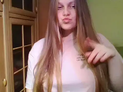 Snapshot of Evasapples chatting on 01-25-25, 03:09 Evasapples online show from 01-25-25, 03:09