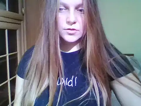 Snapshot of Evasapples chatting on 01-28-25, 09:08 Evasapples online show from 01-28-25, 09:08