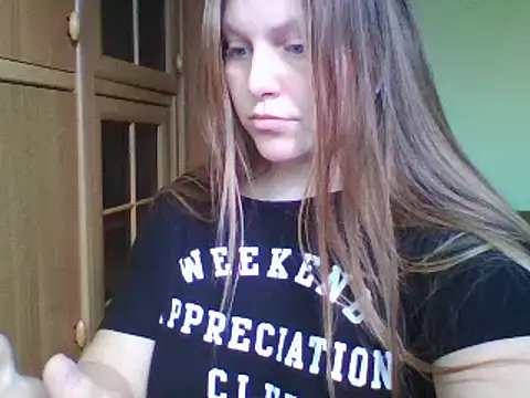 Snapshot of Evasapples chatting on 02-02-25, 10:57 Evasapples online show from 02-02-25, 10:57