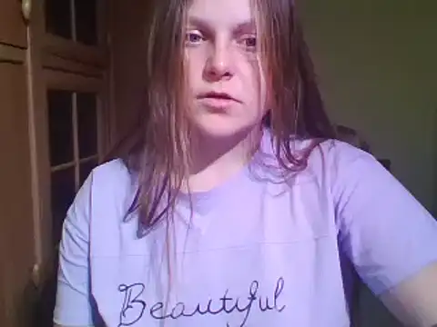 Snapshot of Evasapples chatting on 02-09-25, 08:45 Evasapples online show from 02-09-25, 08:45