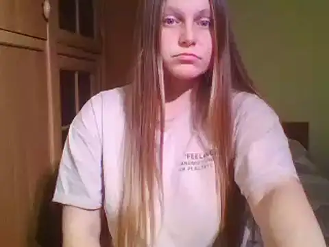 Snapshot of Evasapples chatting on 02-11-25, 07:16 Evasapples online show from 02-11-25, 07:16