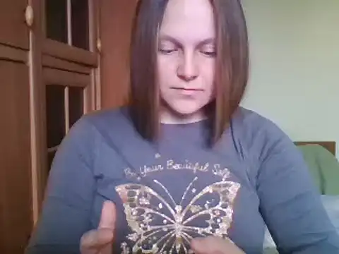 Snapshot of Evasapples chatting on 02-15-25, 11:06 Evasapples online show from 02-15-25, 11:06