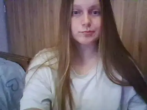 Snapshot of Evasapples chatting on 02-20-25, 09:09 Evasapples online show from 02-20-25, 09:09