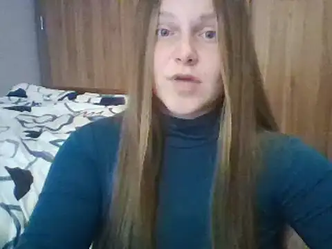 Snapshot of Evasapples chatting on 02-23-25, 02:14 Evasapples online show from 02-23-25, 02:14