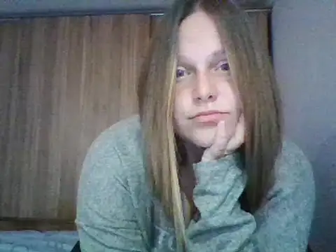 Snapshot of Evasapples chatting on 03-07-25, 08:55 Evasapples online show from 03-07-25, 08:55