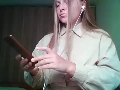 Snapshot of Evasapples chatting on 09-08-25, 06:07 Evasapples online show from 09-08-25, 06:07